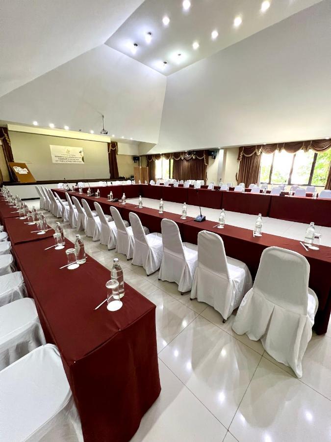 Hotel La Villa Khon Kaen Bagian luar foto